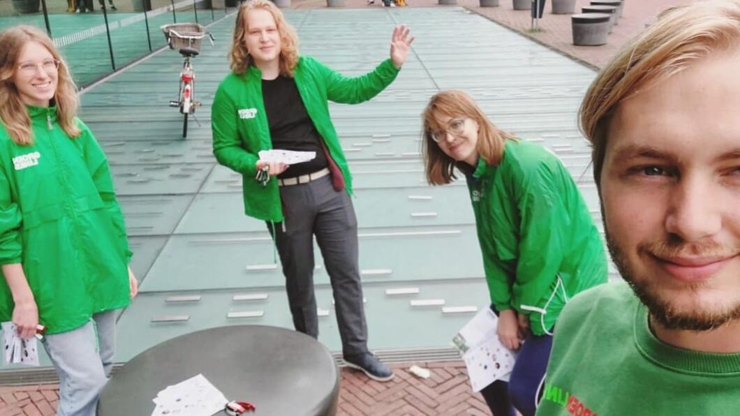 stuco flyert bij station delft