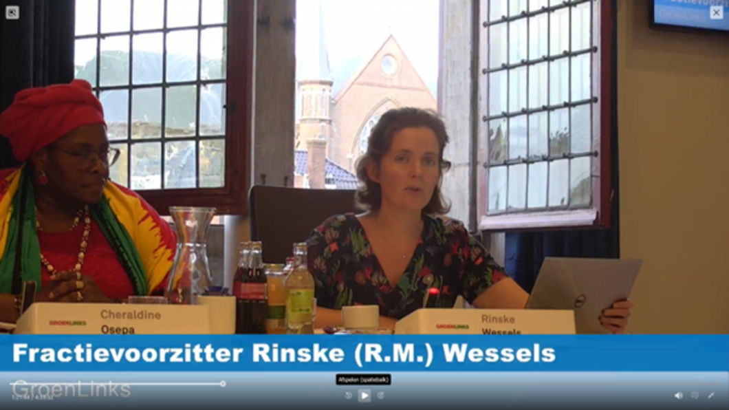 Rinske en Cheraldine in commissie algemeen.png