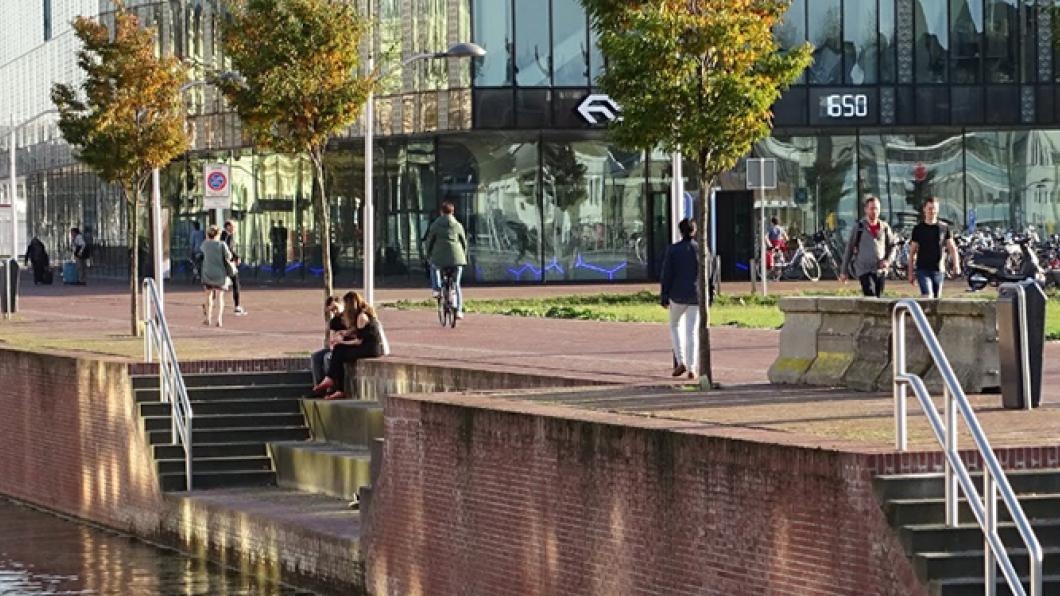Voorrang voor voetganger en fietser Voorrang voor voetganger en fietser