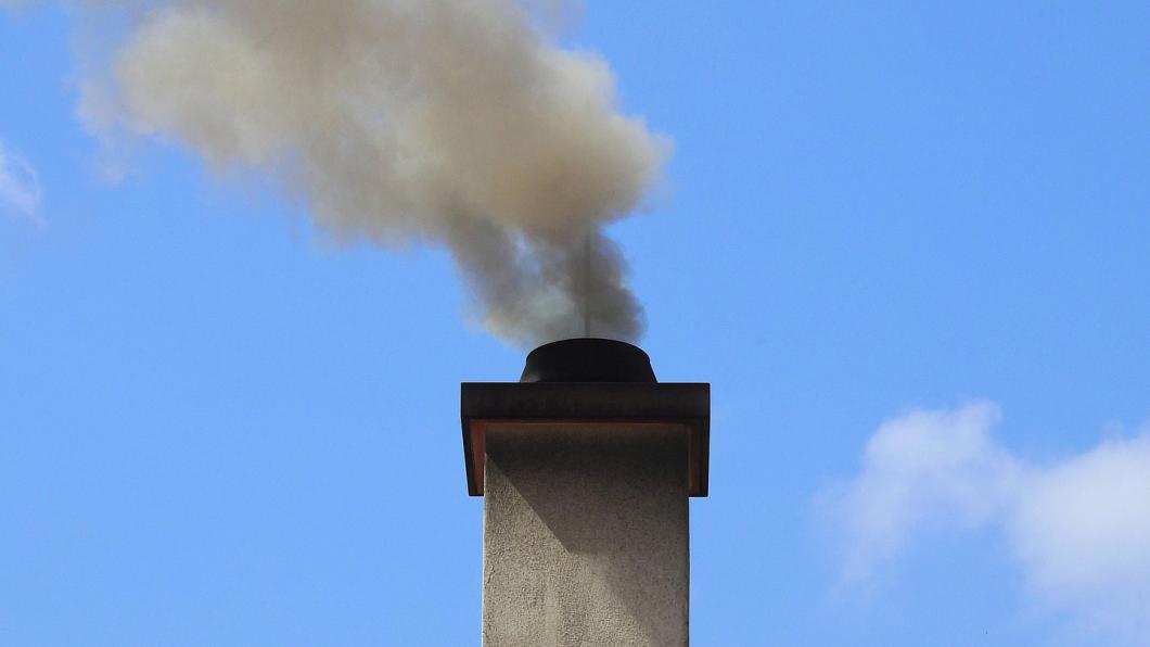 chimney-2257668_1920.jpg