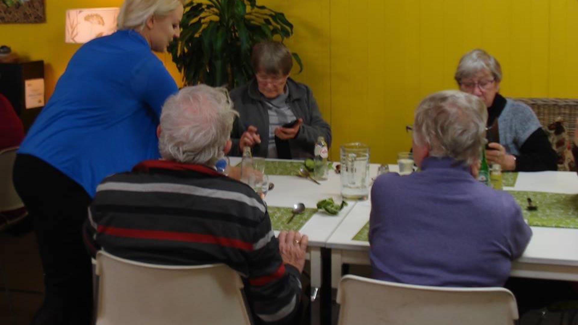 Eten buurthuis Voorhof II